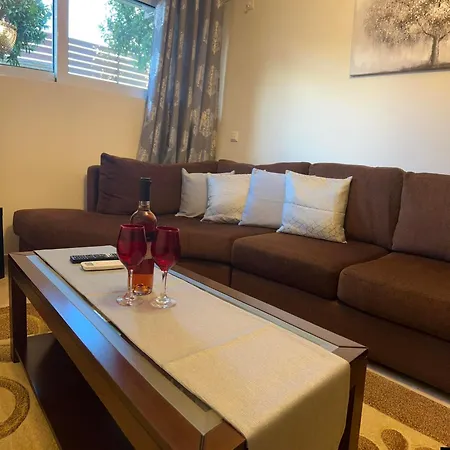 ארטמידה Franceska'S Guest House מראה חיצוני תמונה